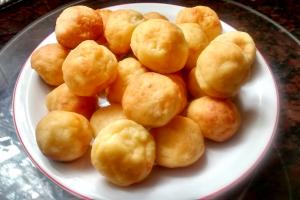 Buñuelos de papa y cebolla