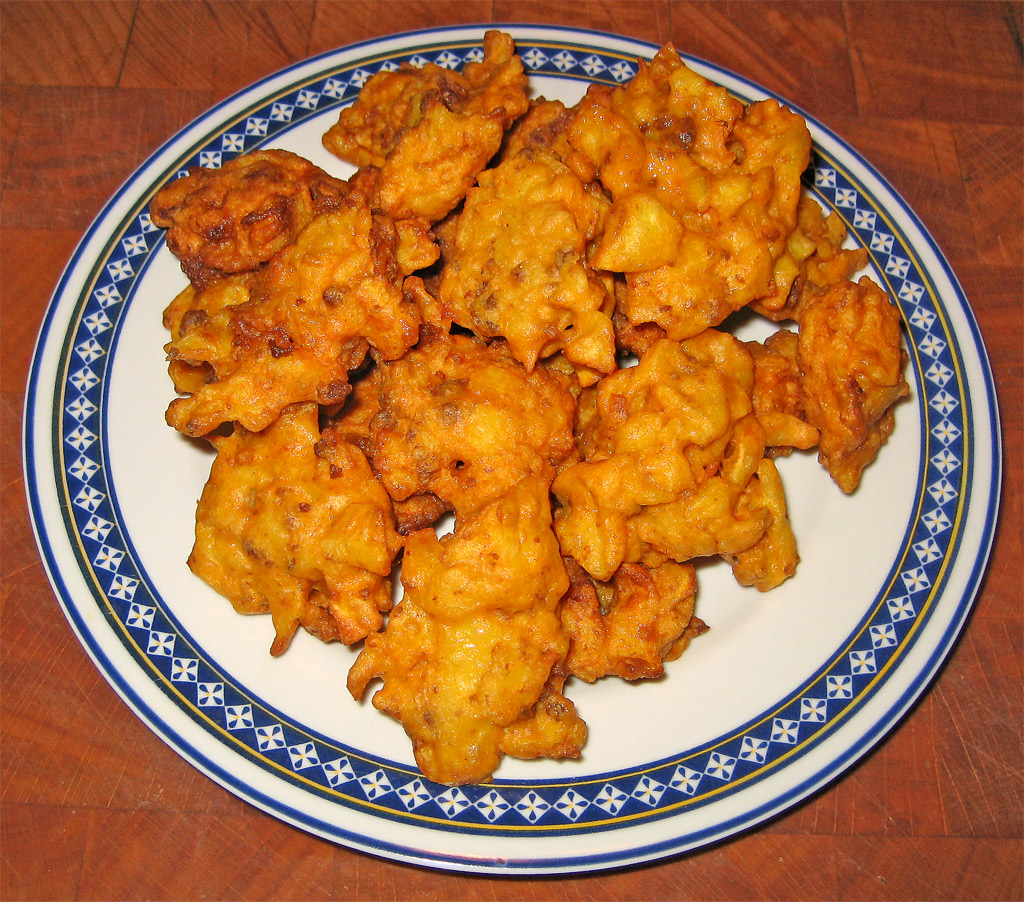 plato con buñuelos