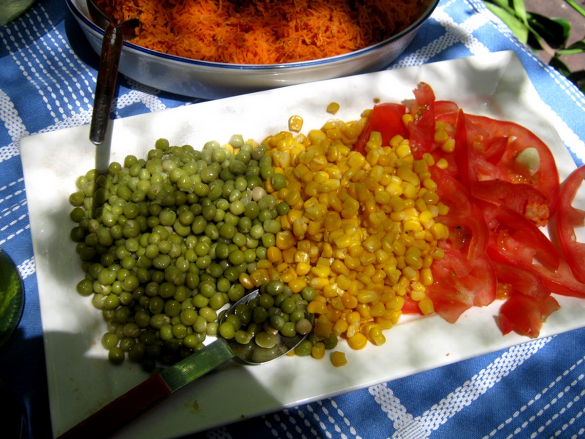 ensalada tomates maiz arvejas