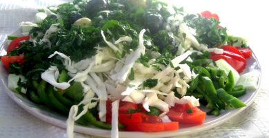 plato de ensalada repollo
