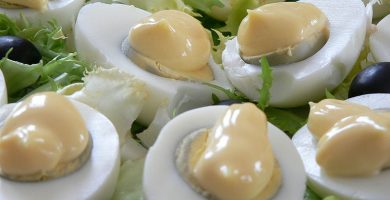 plato huevos rellenos