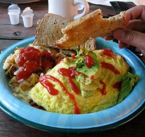 Omelette de berenjena y tomates