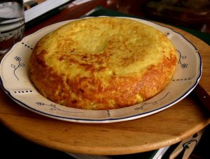 Tortilla de berenjena y tomates