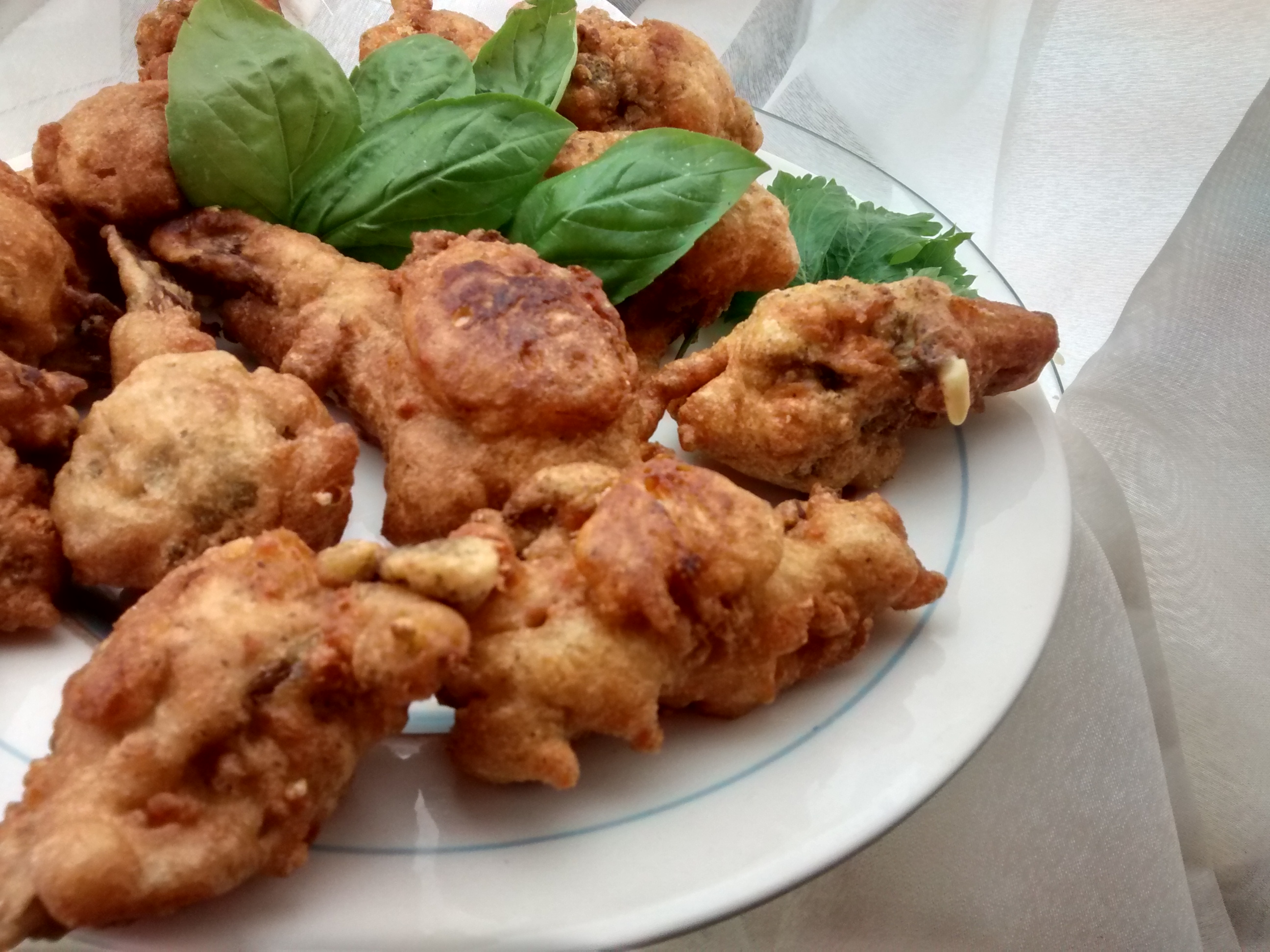 plato con buñuelos