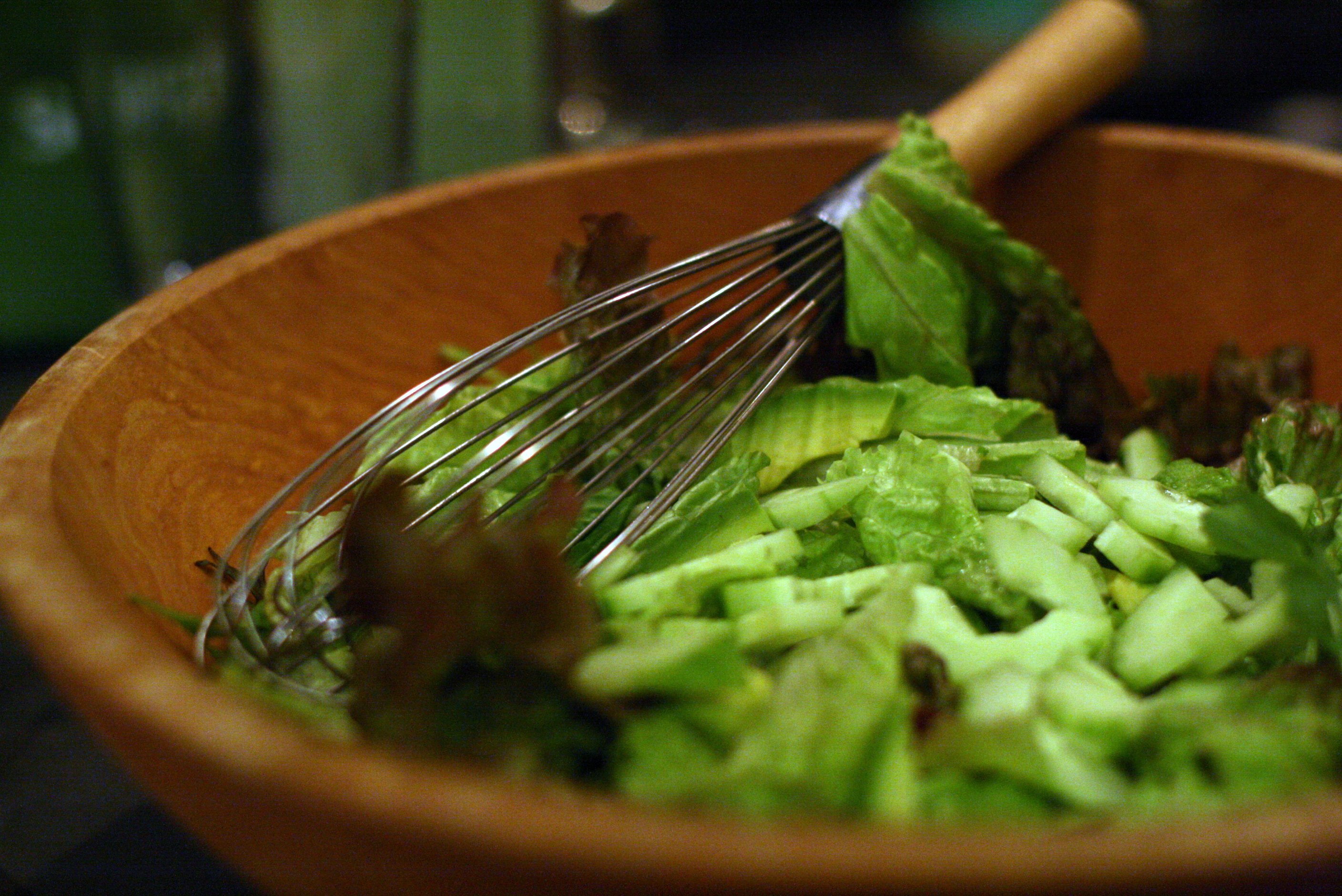 bol ensalada pepino y lechuga