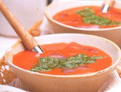 Crema mousse de tomates con bocaditos de espinaca