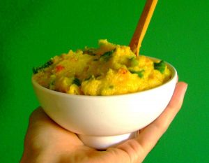 Delicia de torta de polenta con espinaca