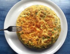 Imitando una tortilla de arvejas (chícharo, guisante) al horno