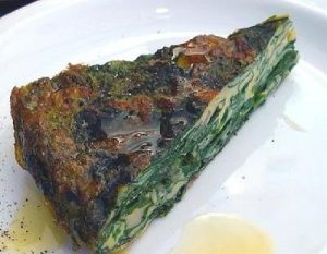 Tarta de espinaca y acelga con grelos.......semillas de sésamo (ajonjolí)