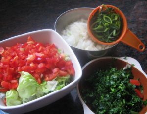 Distintos aderezos, aliños, para ensaladas y verduras