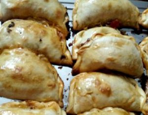 Empanadas de cebolla, aceitunas y semillas....