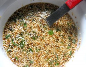 Aderezo para ensalada con semillas de sésamo (ajonjolí)