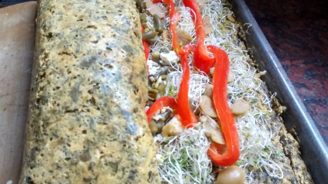 arrollado de acelga relleno con brotes de alfalfa (2) arrollado de acelga con tiras de morrón rojo
