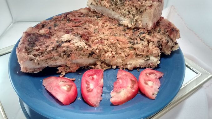 tarta mezcla de vegetales apto para celíacos (1) plato con porciones de tarta de vegetales