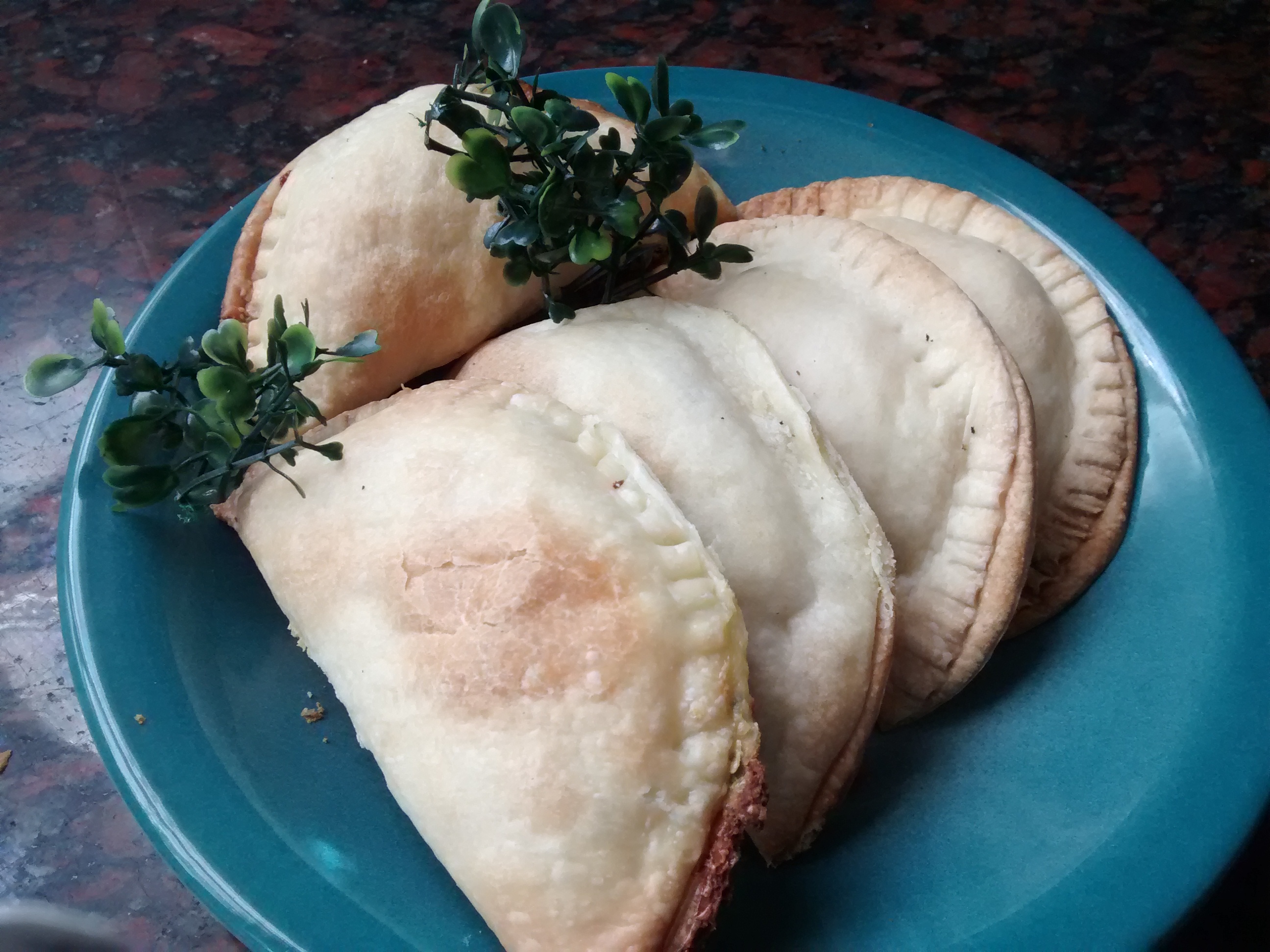 empanadas caprese (4) presta atención a estas- empanadas caprese-