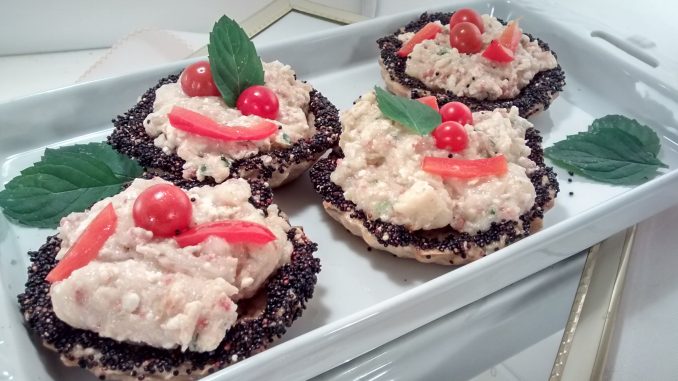 Tarteletas rellenas tarteletas rellenas con puré de berenjenas