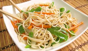 Fideos Fritos con Verduras estilo Chino