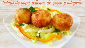 Bolitas de papa rellenas de queso y jalapeño. Deliciosas!