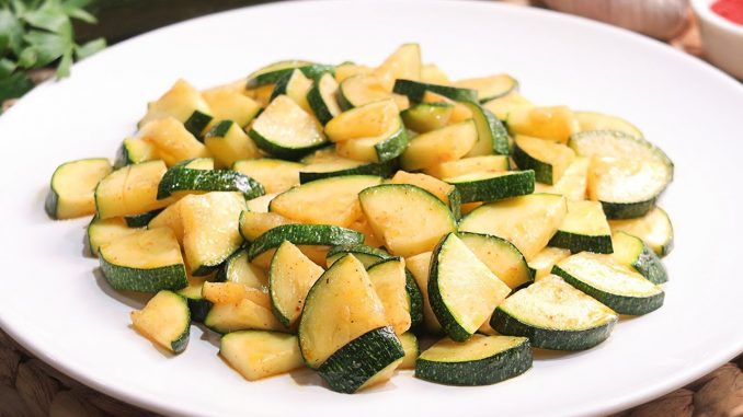 Calabacin al ajillo