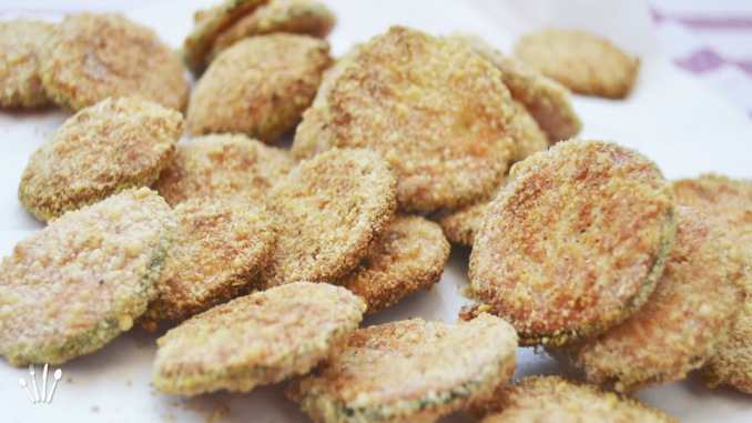 Chips de calabacin y parmesano al horno