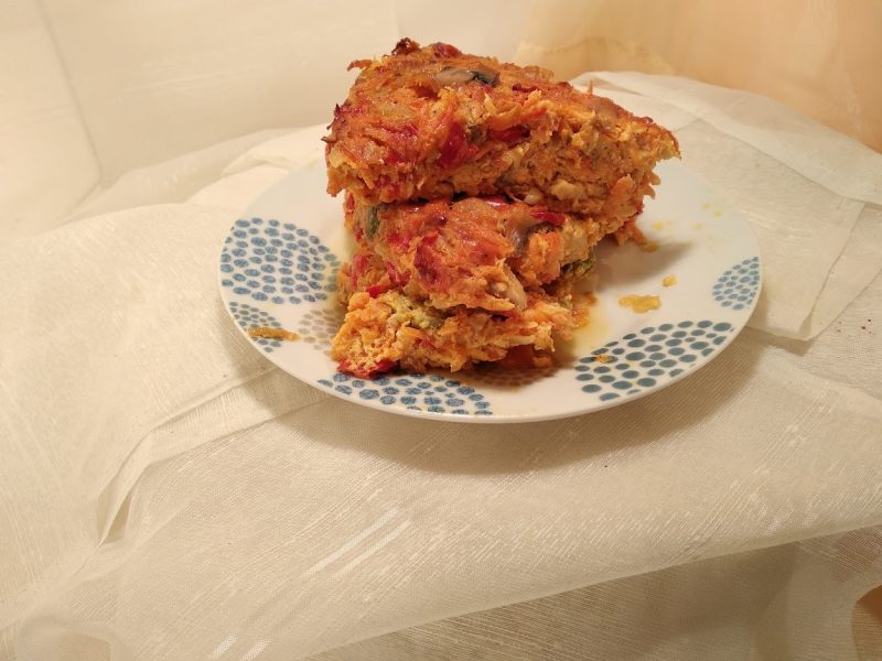 plato trozo de lasañas